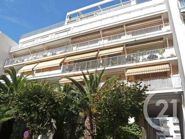 Appartement à vendre - 2 pièces - 34.8 m2 - BIARRITZ - 64 - AQUITAINE - Century 21 Sogecim Immobilier Appartement à vendre - 2 pièces - 34.8 m2 - BIARRITZ - 64 - AQUITAINE - Century 21 Sogecim Immobilier