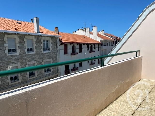 Appartement F3 à vendre - 3 pièces - 41.35 m2 - BIARRITZ - 64 - AQUITAINE - Century 21 Sogecim Immobilier Appartement F3 à vendre - 3 pièces - 41.35 m2 - BIARRITZ - 64 - AQUITAINE - Century 21 Sogecim Immobilier