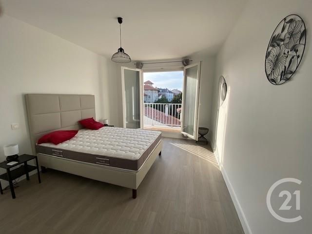 Afficher la photo en grand Appartement T4 à louer - 4 pièces - 76.5 m2 - BIARRITZ - 64 - AQUITAINE - Century 21 Sogecim Immobilier