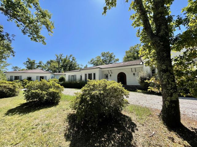 maison à vendre - 14 pièces - 458.0 m2 - ARCANGUES - 64 - AQUITAINE - Century 21 Berritzea