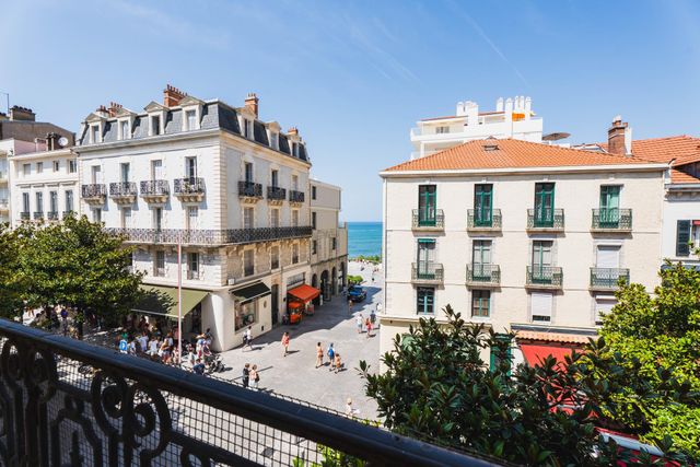 Appartement T6 à vendre - 6 pièces - 183.22 m2 - BIARRITZ - 64 - AQUITAINE - Century 21 Berritzea