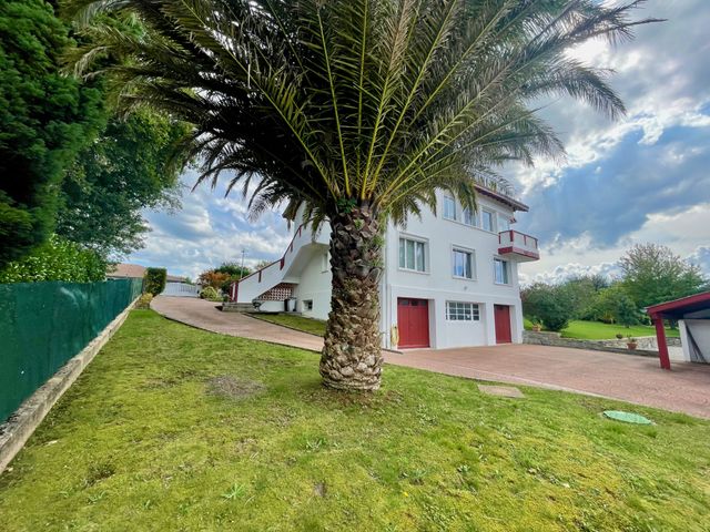 maison à vendre - 6 pièces - 200.0 m2 - ARCANGUES - 64 - AQUITAINE - Century 21 Berritzea