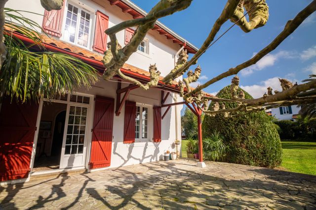 maison à vendre - 8 pièces - 204.52 m2 - BAYONNE - 64 - AQUITAINE - Century 21 Berritzea