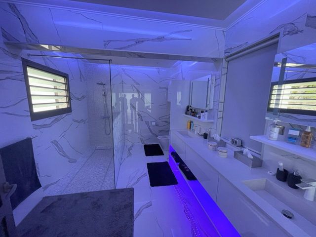 maison à vendre - 7 pièces - 351.2 m2 - ST DENIS - 974 - REUNION - Century 21 Berritzea